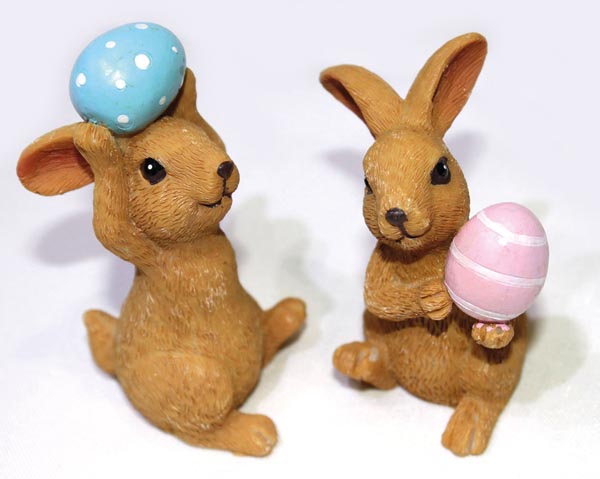 Hase mit farbigem Ei 7,5x6,7x4,7cm aus feinstem Kunstharz