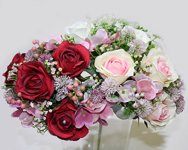 Bouquet de roses de luxe avec herbes ornementales 30x20cm,