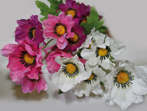 Bouquet de marguerites à 5 têtes, 51cm décoré de deux têtes