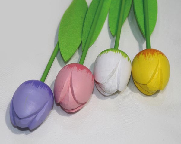 Edle Tulpe aus feinstem Holz 3x3,5x32cm
