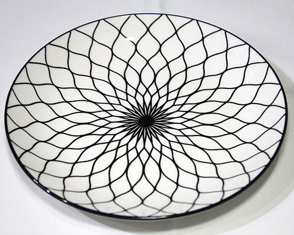 Assiette 19,5x2,3cm, motif design, peinte à la main,