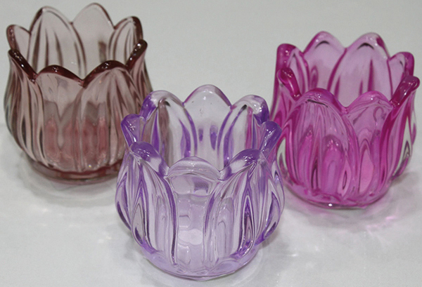 Flower-shaped tealight holder, thick glass 7x6.5 cm made of