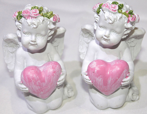 Heart angel 8.3x5.1x4.7cm made of synthetic resin, lovingly