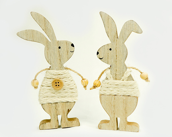 Lapin en bois design avec décoration en rotin 16x7,5cm, 2